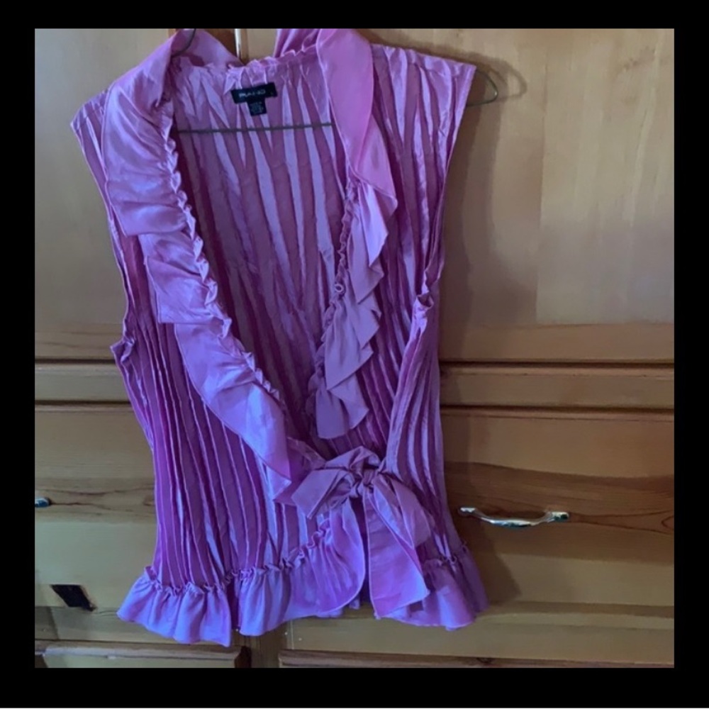 Vintage Piano accordion style pink tie shirt size large